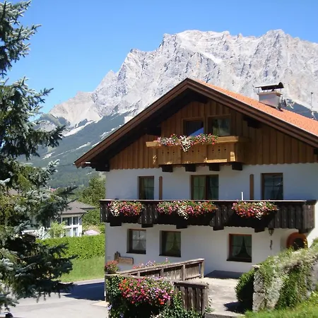 Apartment Luttinger